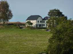 Beautiful renovated Bearnaise Farmhouse with Exceptional Views of the Pyrenees Mountains